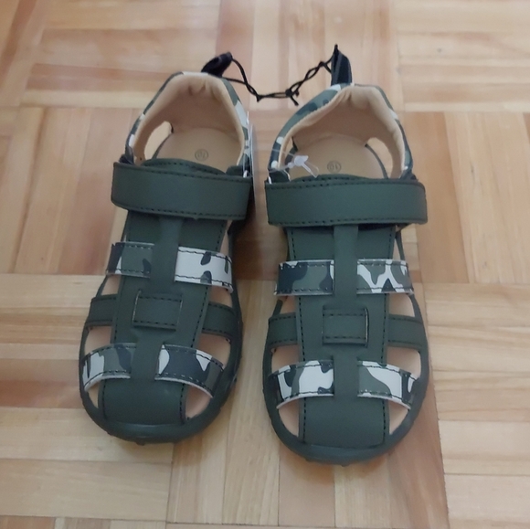 Boy sandals size 10 nwt - Picture 1 of 3
